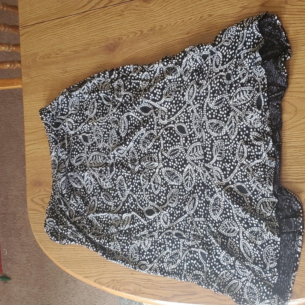 White black pattern long skirt